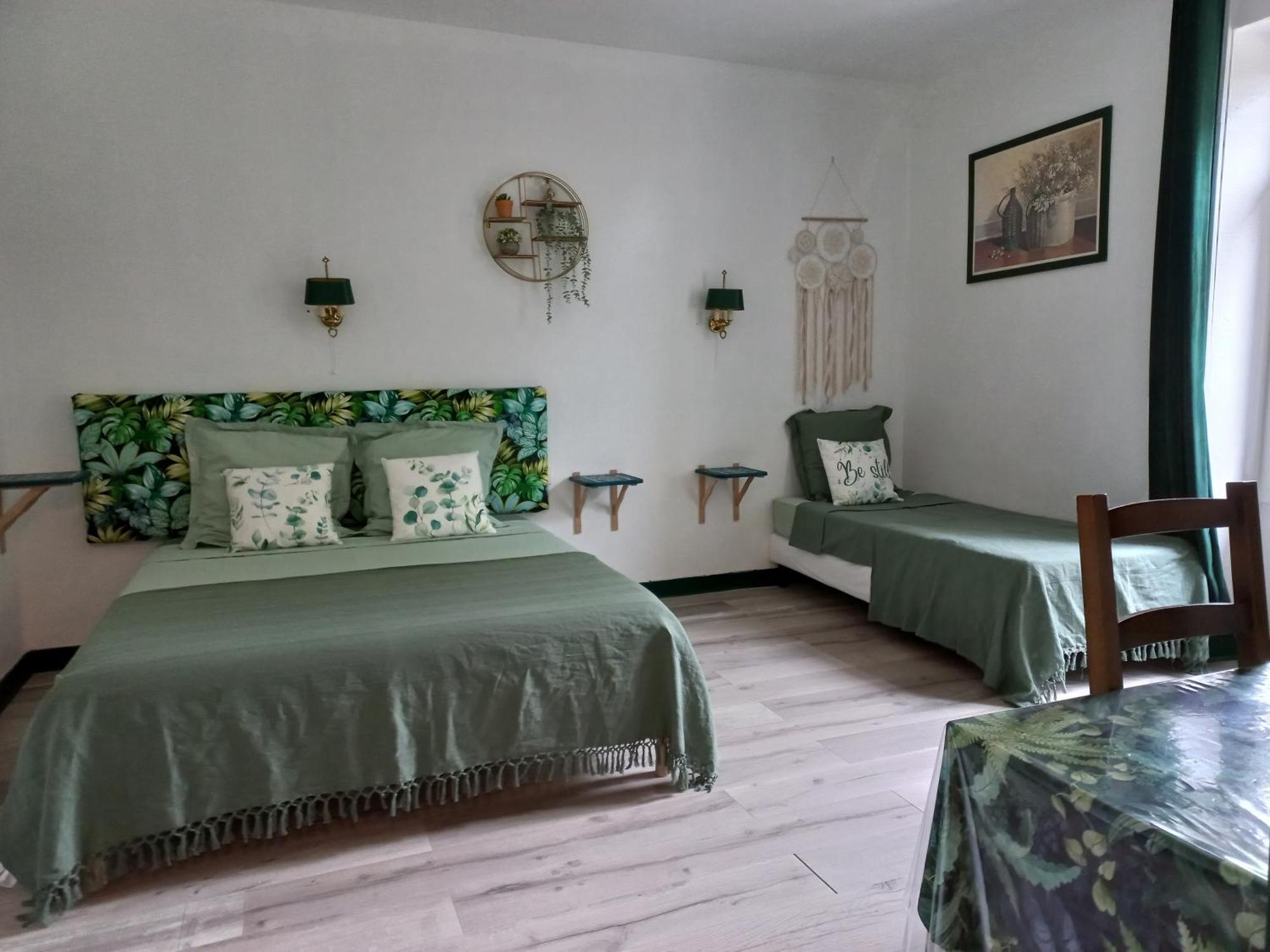 Domaine De Fontsauzine - Gites Et Chambre D'Hotes Genouille  Exteriér fotografie