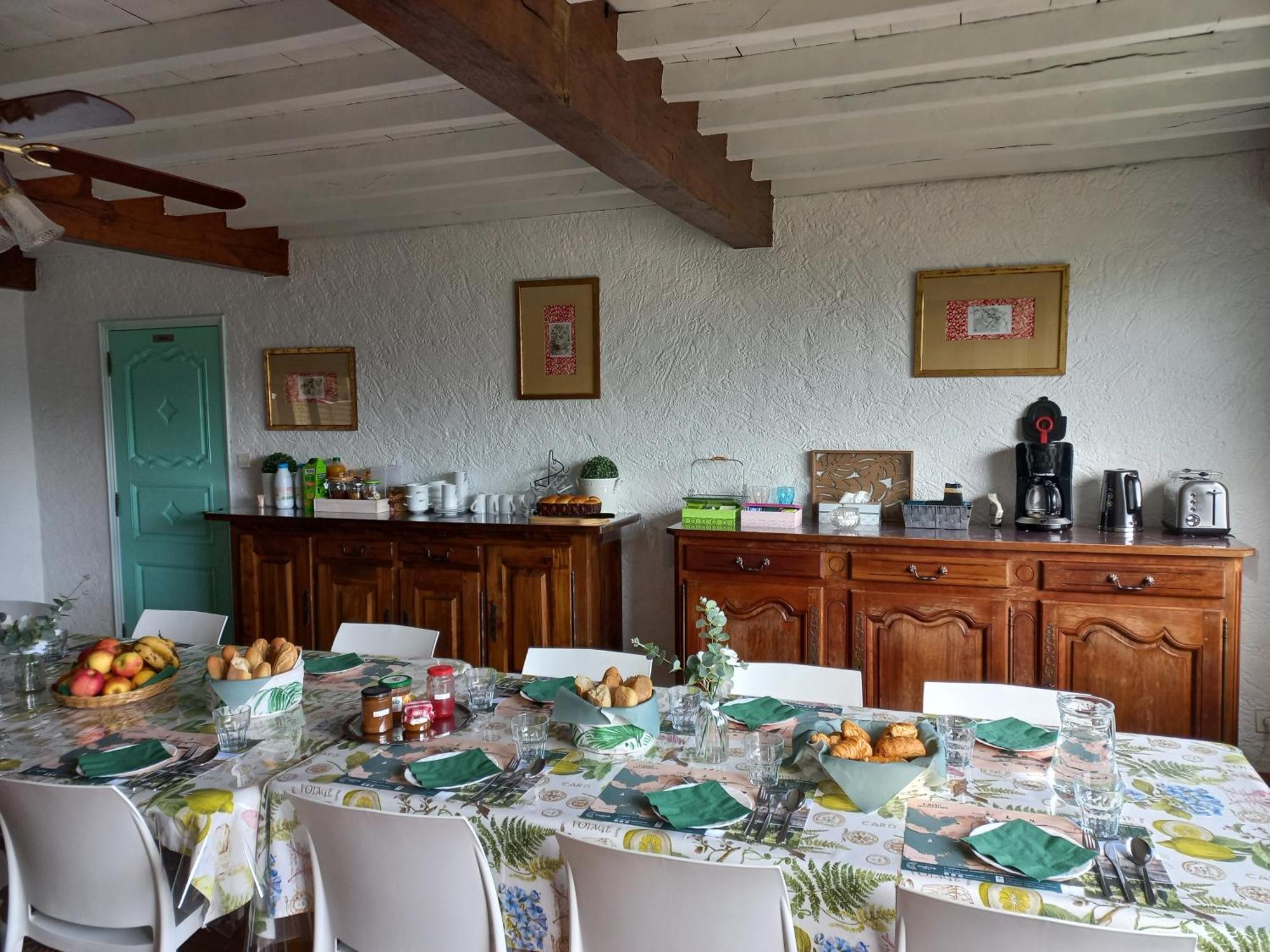 Domaine De Fontsauzine - Gites Et Chambre D'Hotes Genouille  Exteriér fotografie