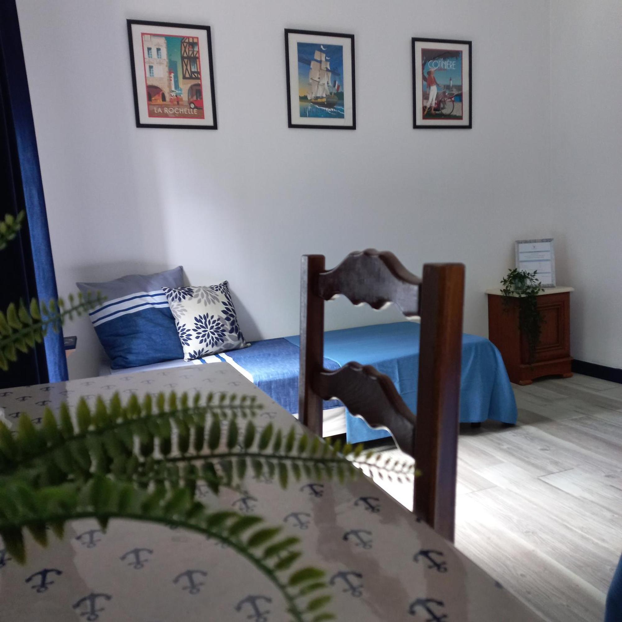 Domaine De Fontsauzine - Gites Et Chambre D'Hotes Genouille  Exteriér fotografie