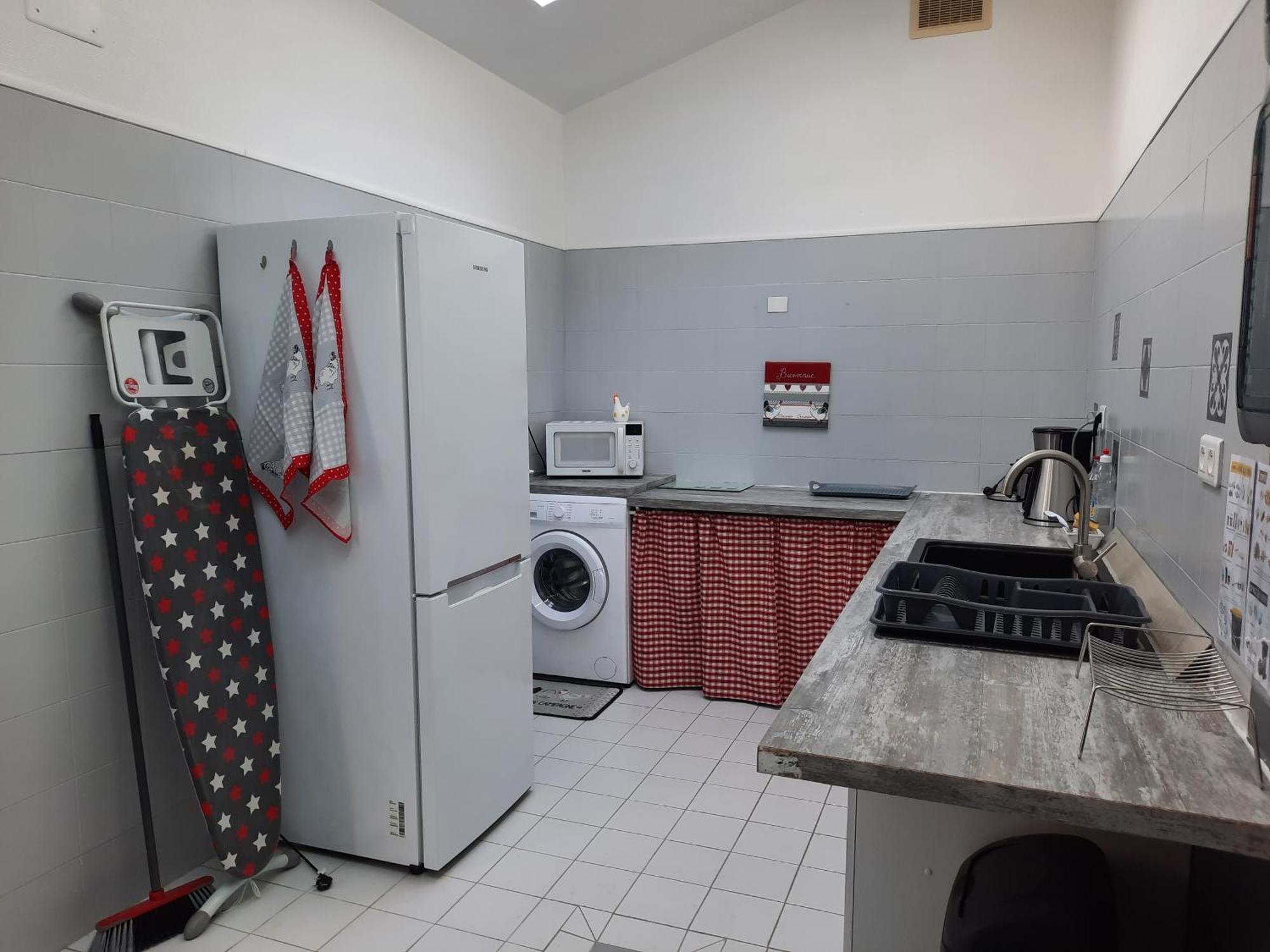 Domaine De Fontsauzine - Gites Et Chambre D'Hotes Genouille  Exteriér fotografie