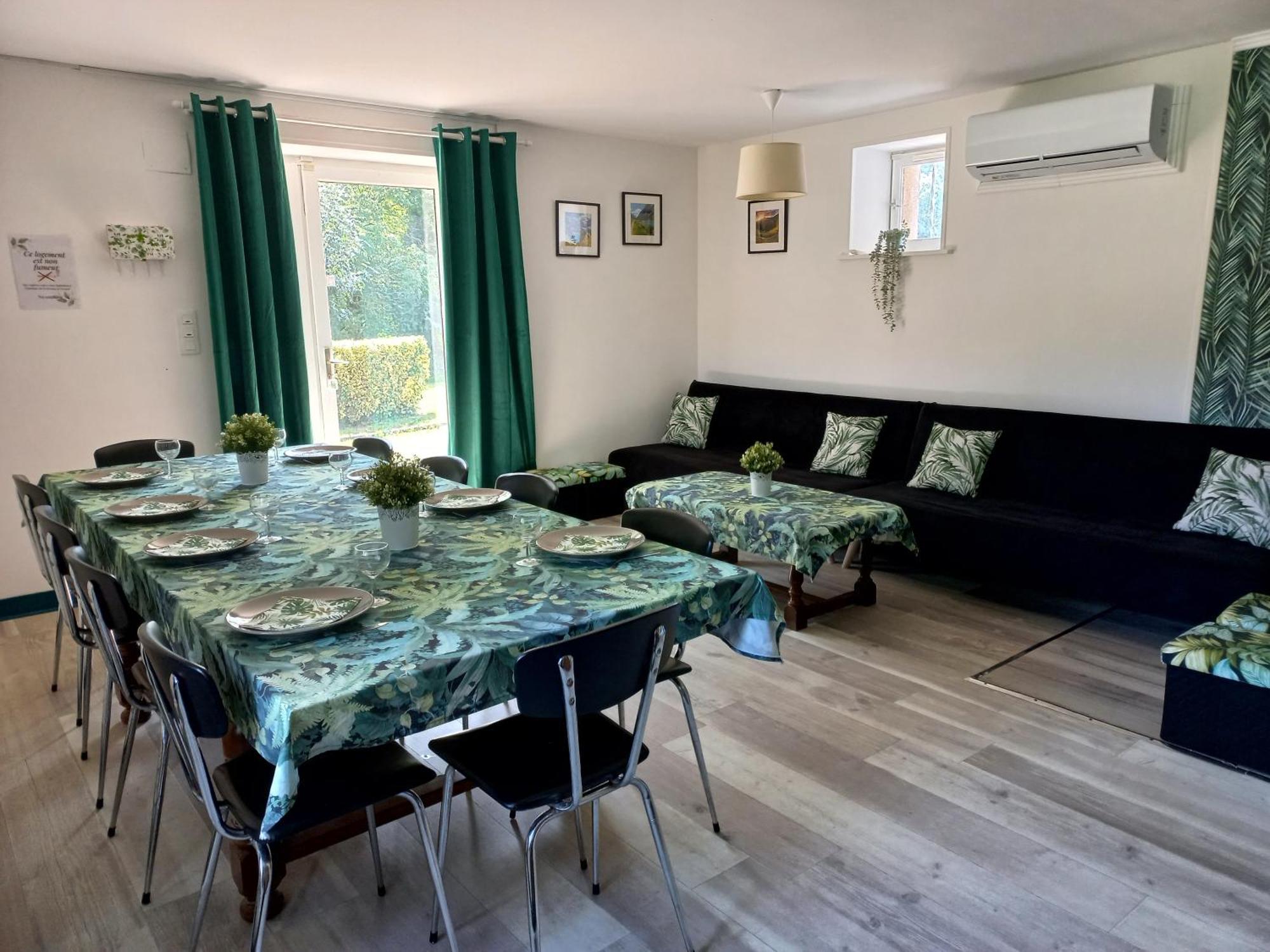 Domaine De Fontsauzine - Gites Et Chambre D'Hotes Genouille  Exteriér fotografie